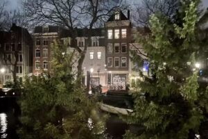 Amsterdam Canal Hotel