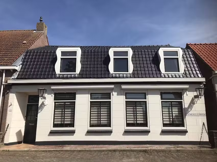 ApartHotel In The Yellow Hat