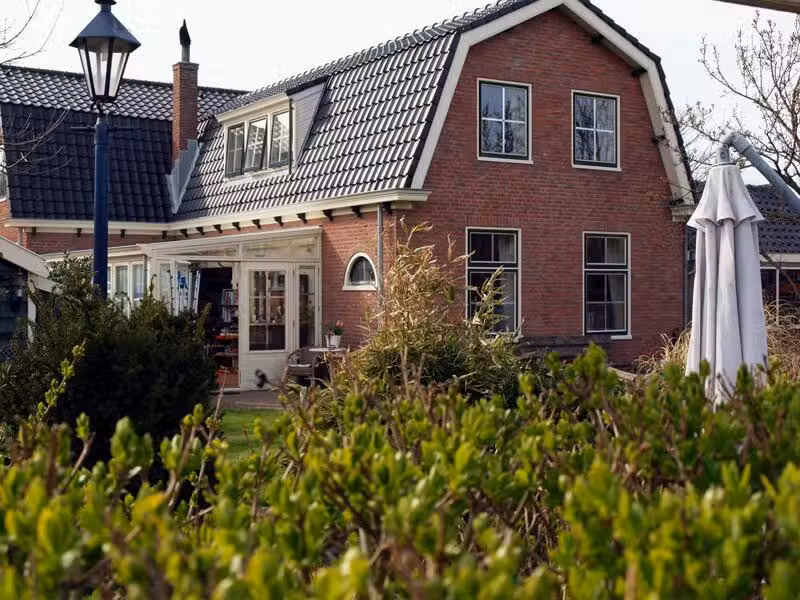 Apartamento y estudio fuera de la vista