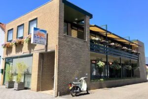 Apartments The Six Stars