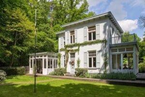 Art B&B Huize Hermine // CUBE gallery