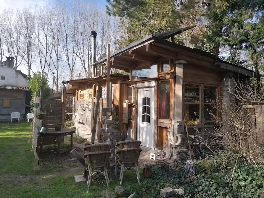 Maison d&rsquo;art dans le jardin