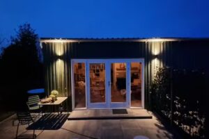 Artisan Sleepy Hideaway Bed and Breakfast