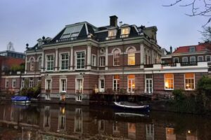 b&b einstein was here