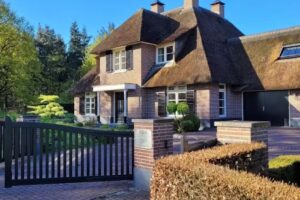 B&B villa in Overloon with garden