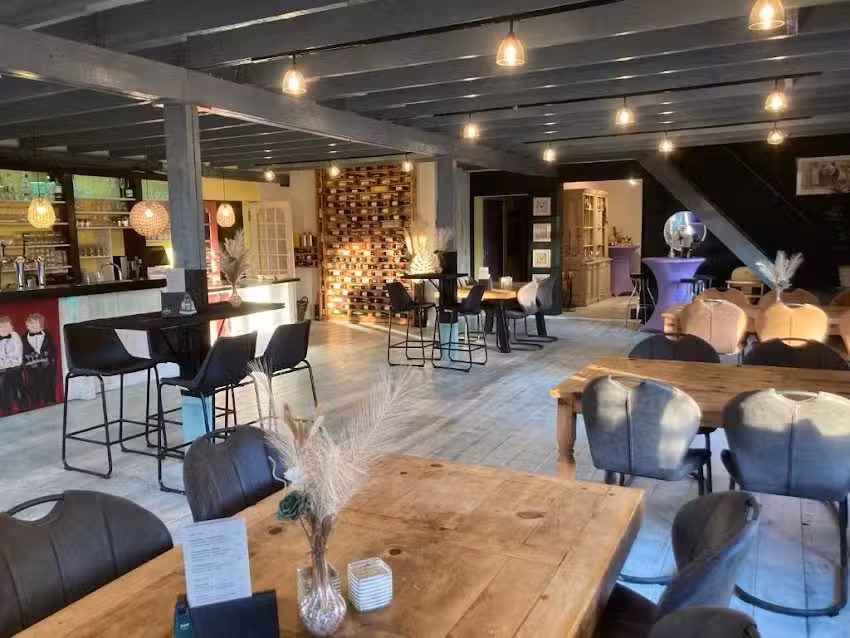 Bamboo Nest and the Poppel