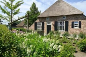 Bed & Kitchen Hoevetenhezelaer