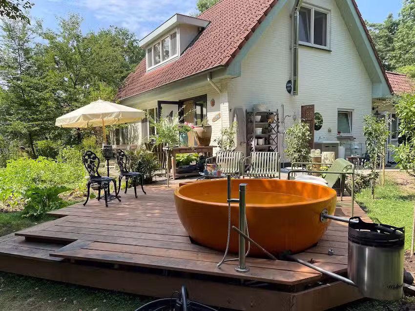 Waldhaus, Fluss des Lebens