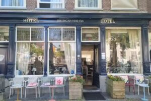 Bridges House Hotel