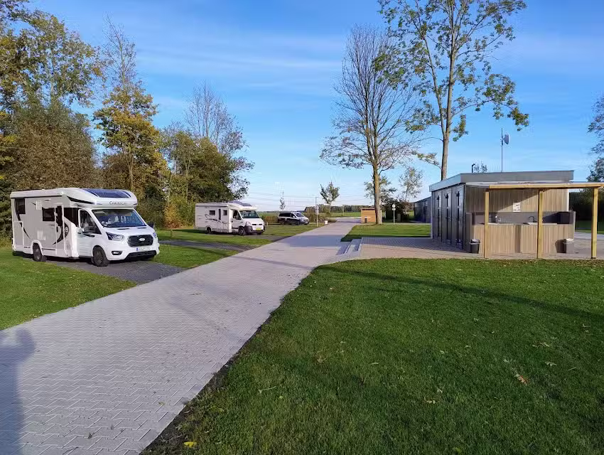parc camping-cars emplacements camping-cars camping Mooi Schildmeer