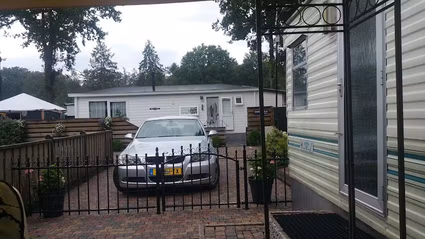 Camping entre les ailes