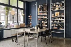 Café, comida y habitación en Cornelis