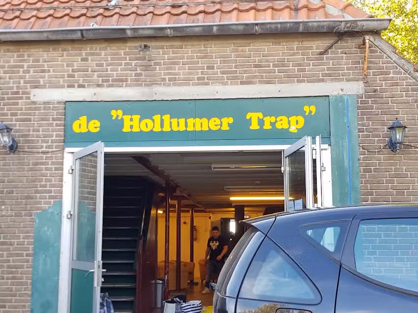 The Hollumer Trap