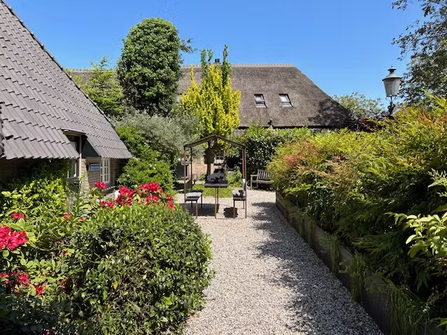 De Paardenstal & Het Kippenhok