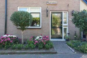 The Garden Whistlers