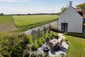 Casa del dique junto al mar