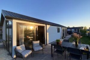 DREAM Ferienhaus 551 mit Steg direkt am See in den Niederlanden