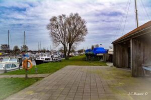 Motivation: Bootsverleih, Yachthafen, Camping