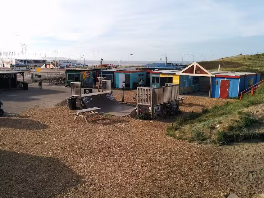 FAST Beach Hostel The Hague