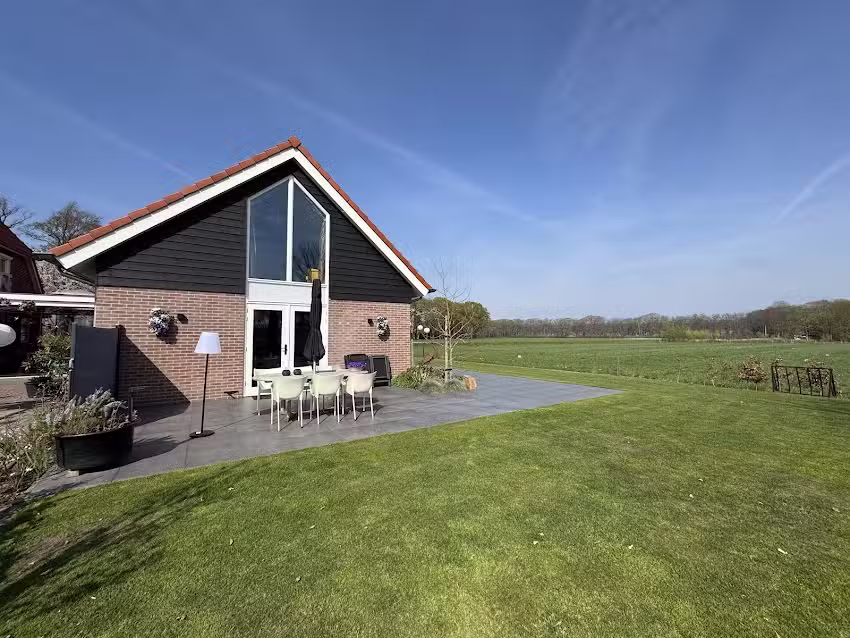 Family home/Guesthouse The Golden Place