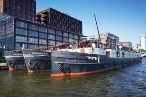 Floating Hotel (Magnifique Ships)