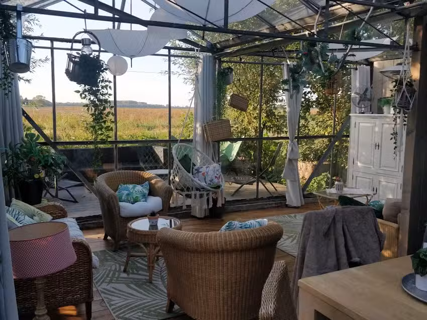 Glamping De Kas InN/De Garage InN