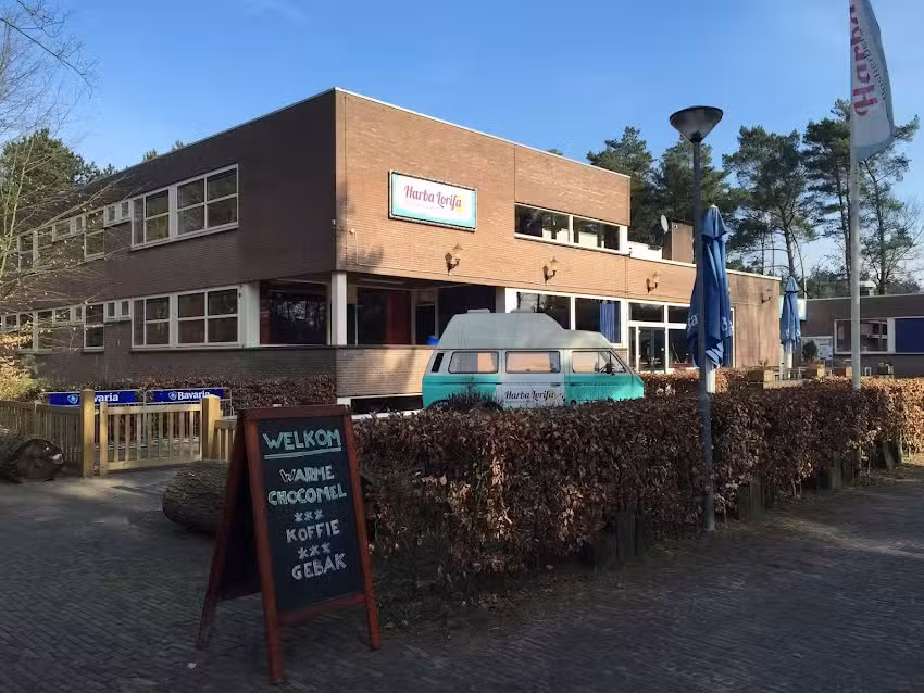 Harba Lorifa Hostel & Forest Inn