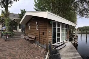 The Boathouse Amsterdam – B&B with a terrace on the water