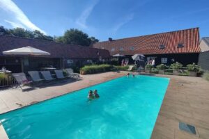 Granja Luyterheyde, ganadería y campamentos agrícolas