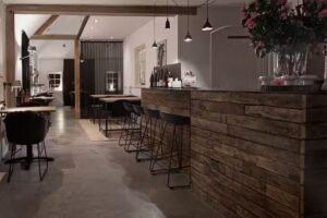 Court by the Sea – Speisen und Unterkünfte