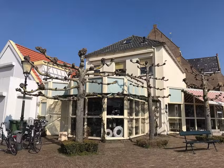 Hotel Cafe Restaurant Bom