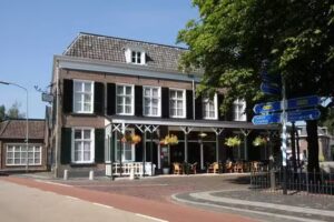 Hotel Café Restaurant The Golden Carp