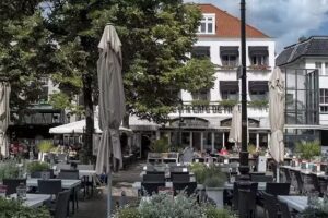 Hotel y el Café de París