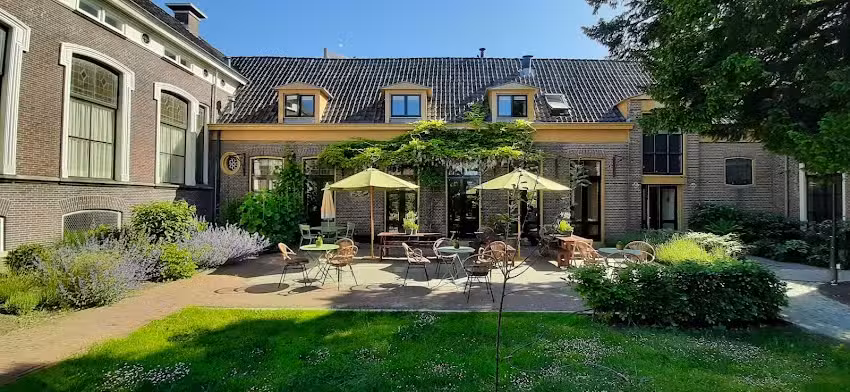 Hôtel Het Weeshuis – Hôtel de charme dans le centre de Bolsward