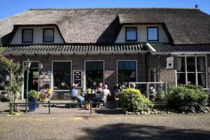 Hôtel Restaurant De Rustende Jager à Eext (Auberge)