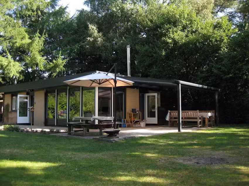 Huis ten Bos, Holiday home bungalow jacuzzi Drenthe