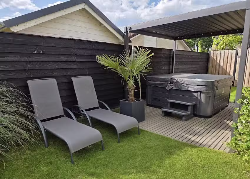 Huisje op Veluwe met prive jacuzzi en bar