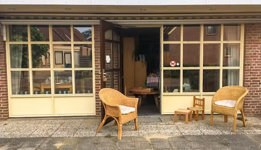 Thrift store and B&B de Ark