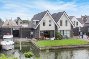 The Felicidad, Stavoren