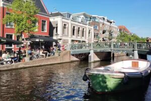 Leiden City Centre Canal View or Terrace View Apartments