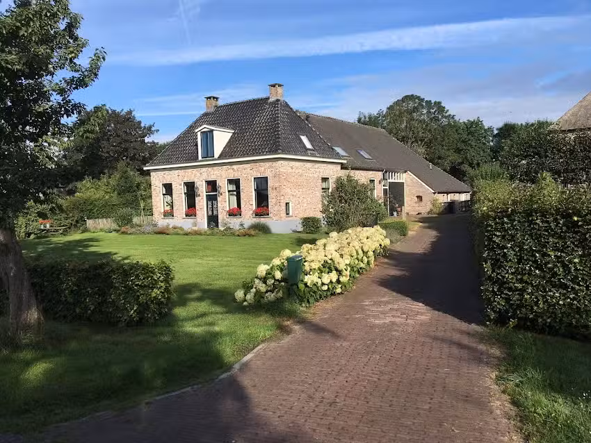 Unterkunft unter den Fliesen