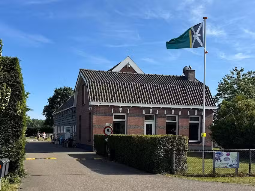 Mid-camping van der Burgh