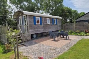 Mini-campsite with private sanitary facilities. Chalet rental, Hofstede Zonnevliet