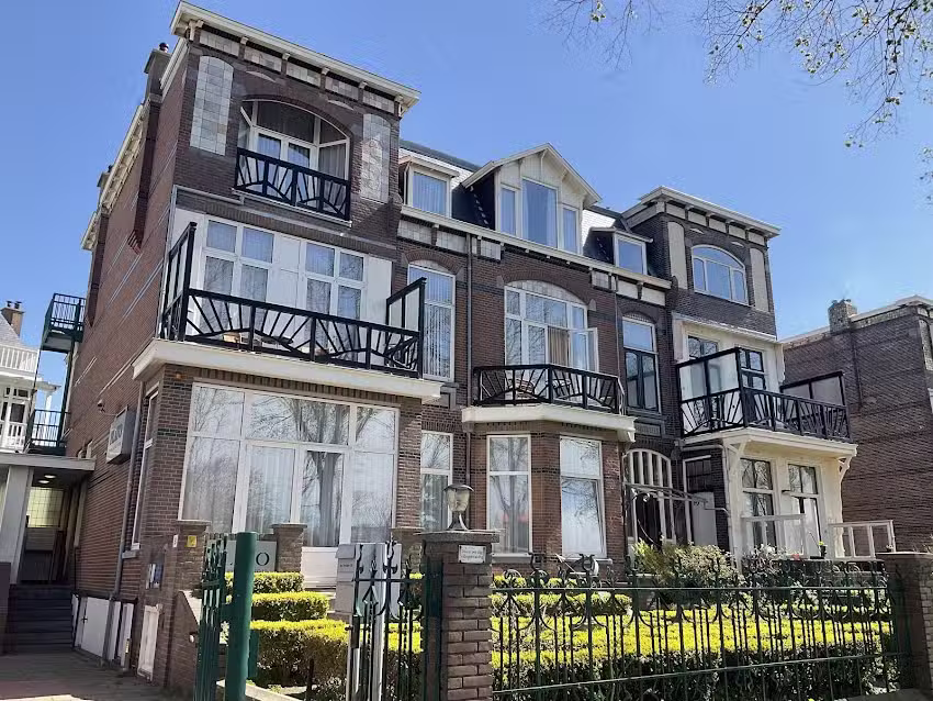 Platón de Hofstad Studios