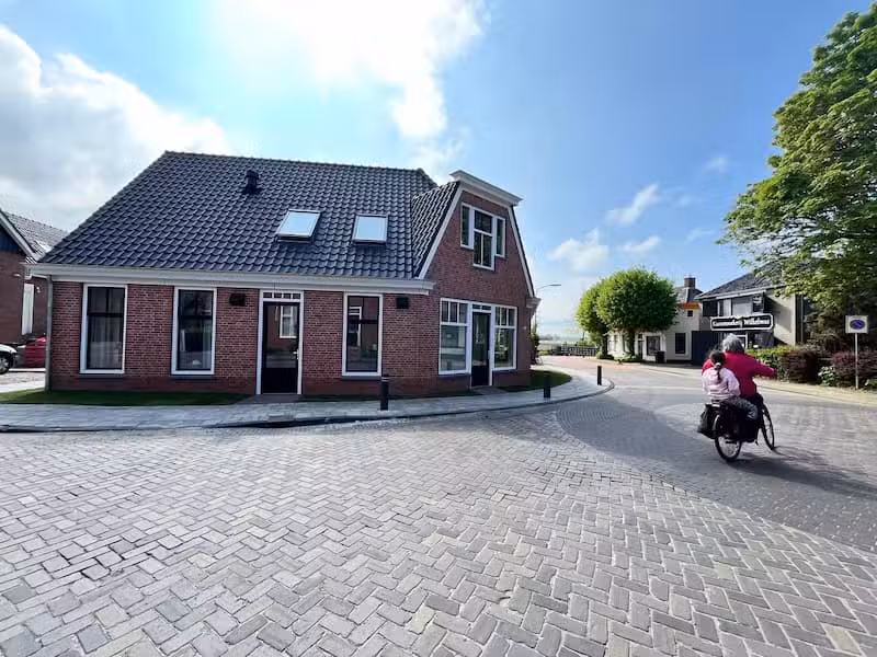 Red Cat Coffee & Bed