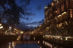 DESCANSO. Alojamiento y desayuno