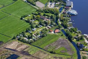 SIMMERWILLE B&B – Camping – Location de bateaux Eernewoude