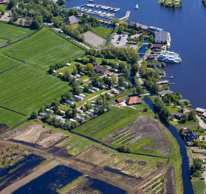 SIMMERWILLE B&B – Camping – Boat rental Eernewoude