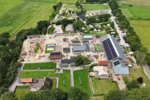 Granja de juegos y recreación De Flierefluiter