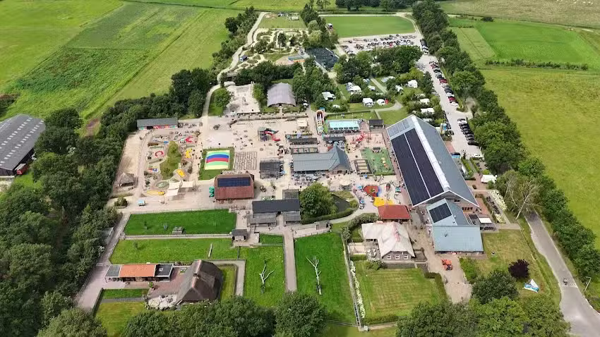 Ferme de jeux et de loisirs De Flierefluiter